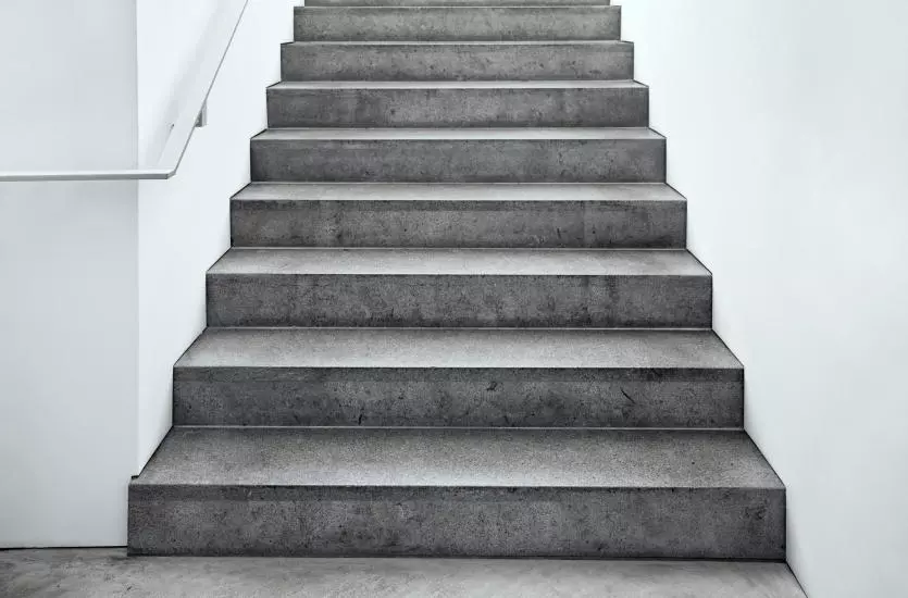 Являются ли архитектурные бетонные лестницы хорошим выбором?